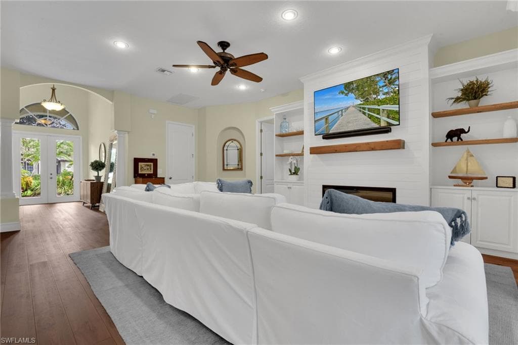 11620 Spoonbill LN-17