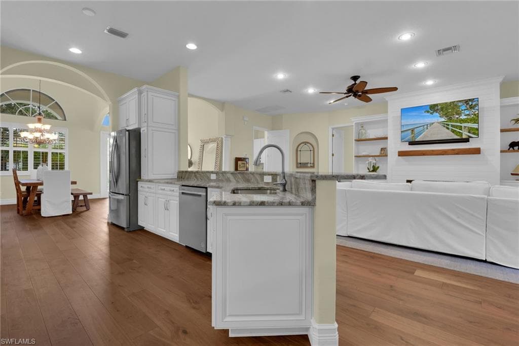 11620 Spoonbill LN-12