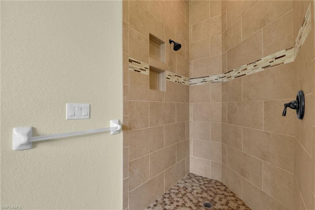 11620 Spoonbill LN-22