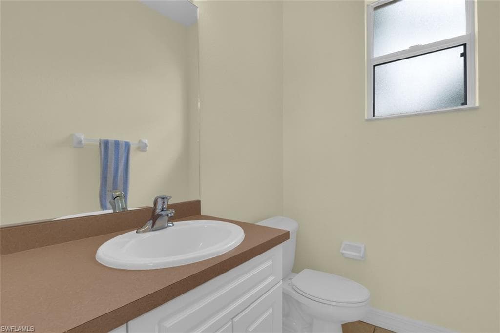 11620 Spoonbill LN-32