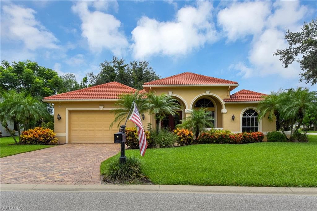 11620 Spoonbill LN-1