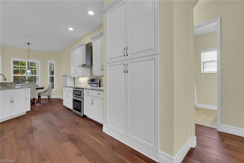 11620 Spoonbill LN-5