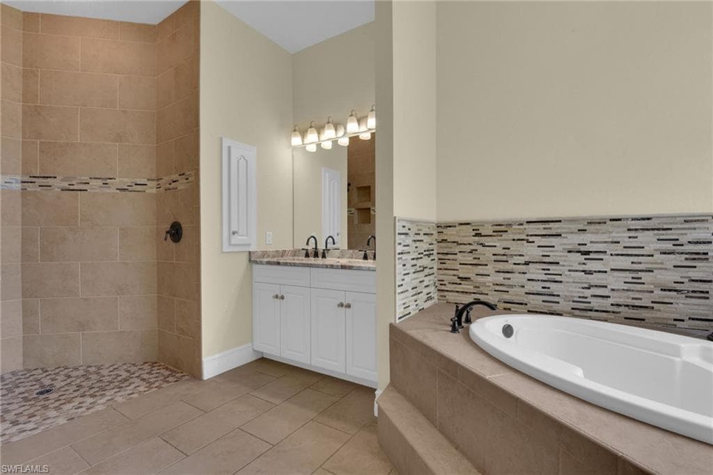11620 Spoonbill LN-21