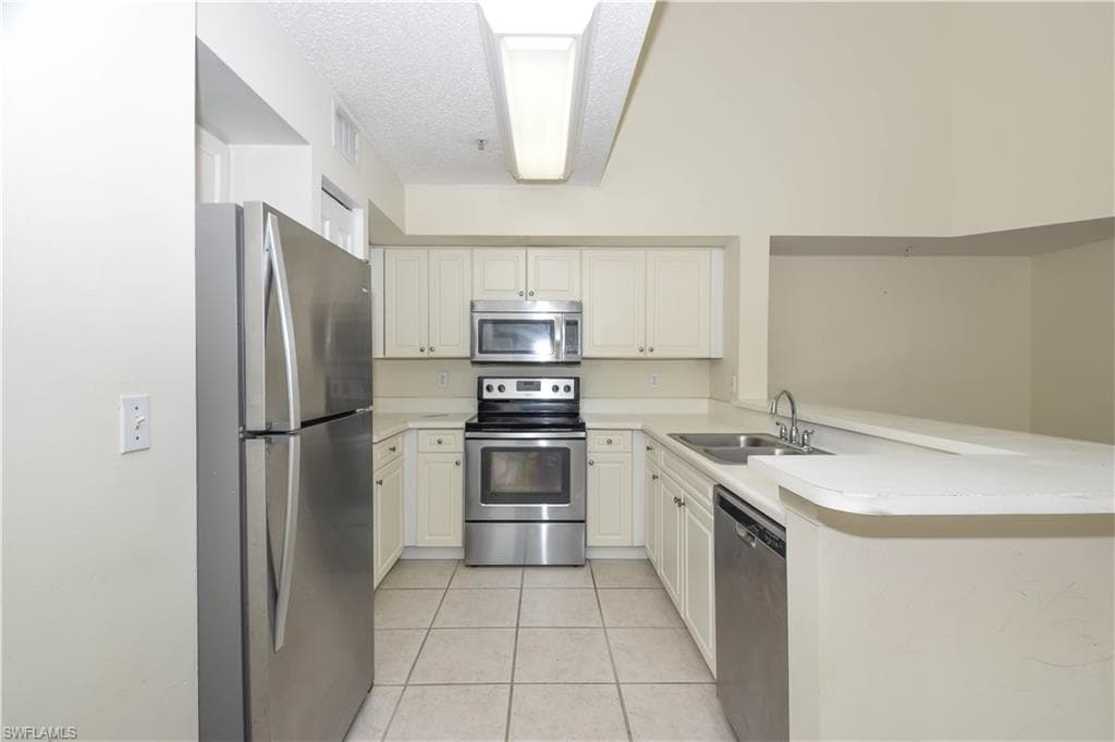 1275 Wildwood Lakes BLVD 303-11