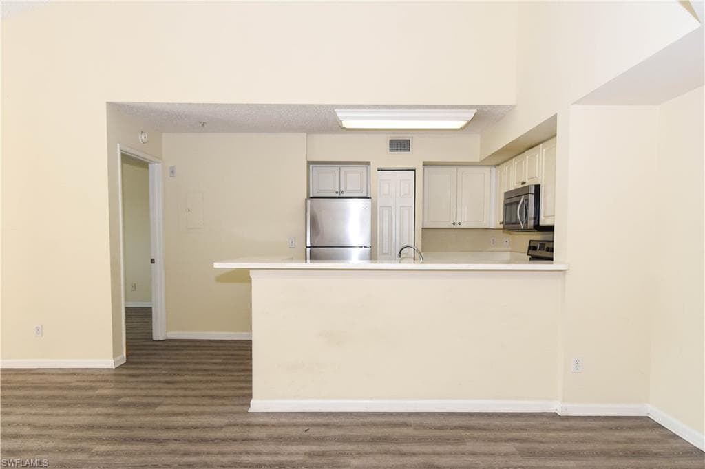 1275 Wildwood Lakes BLVD 303-8