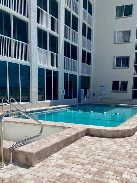 25900 Hickory BLVD 804-15