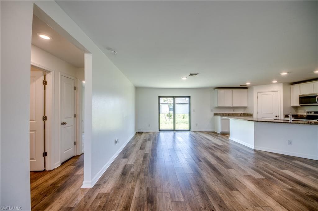 861 Winwood CIR-2