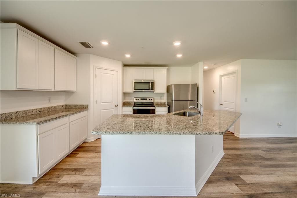 861 Winwood CIR-16