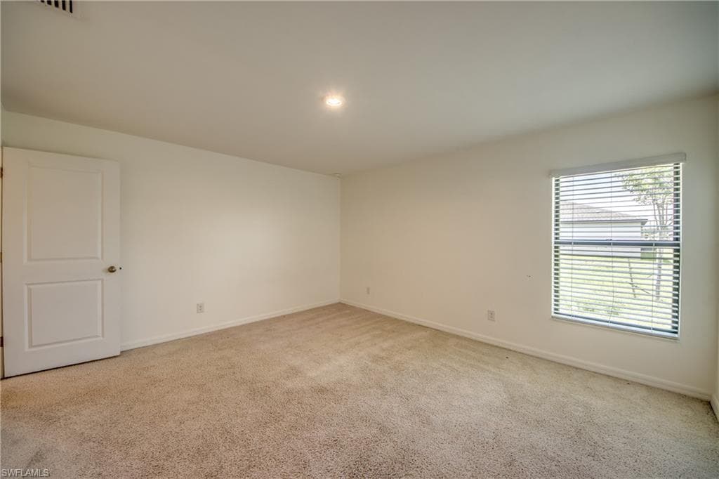 861 Winwood CIR-18
