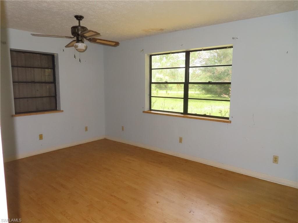 5255 Pioneer 23rd ST-16
