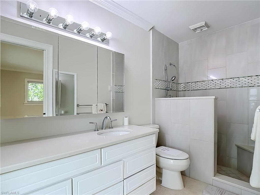 225 3rd ST-33