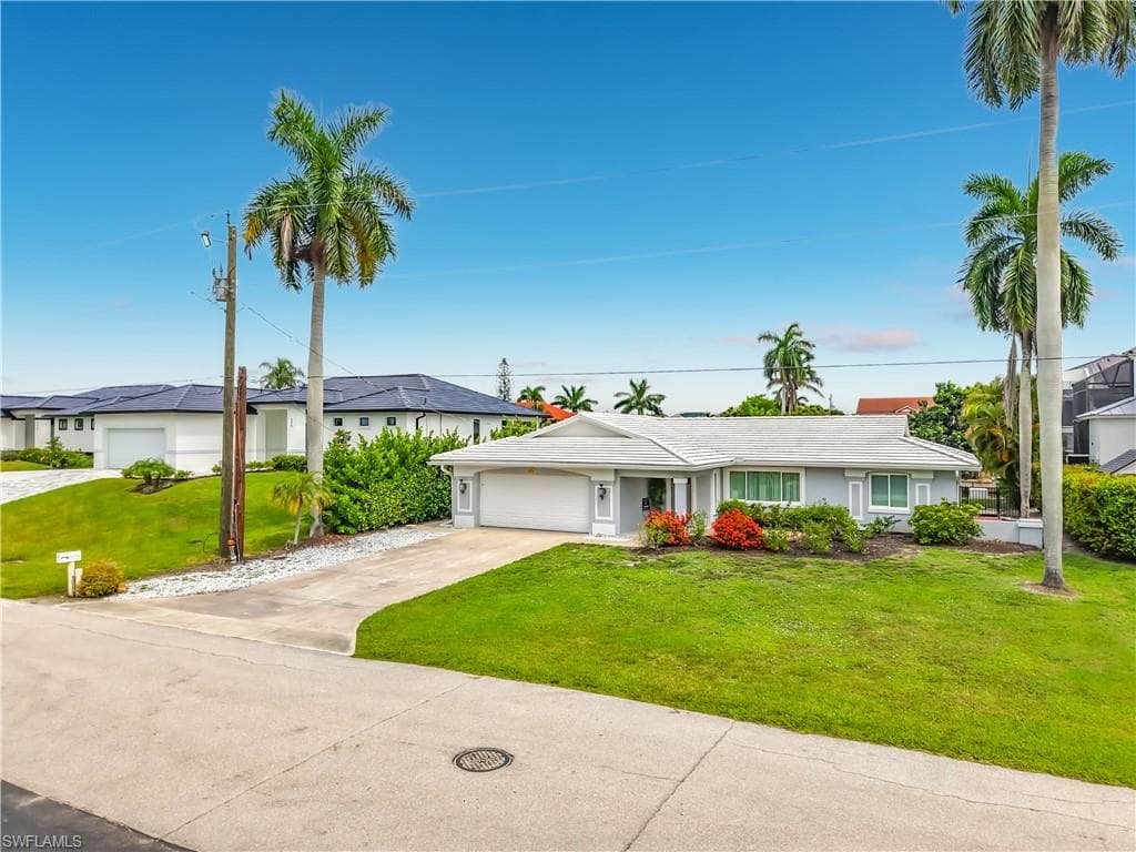 225 3rd ST-40