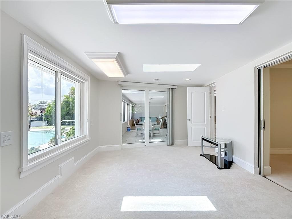 225 3rd ST-31