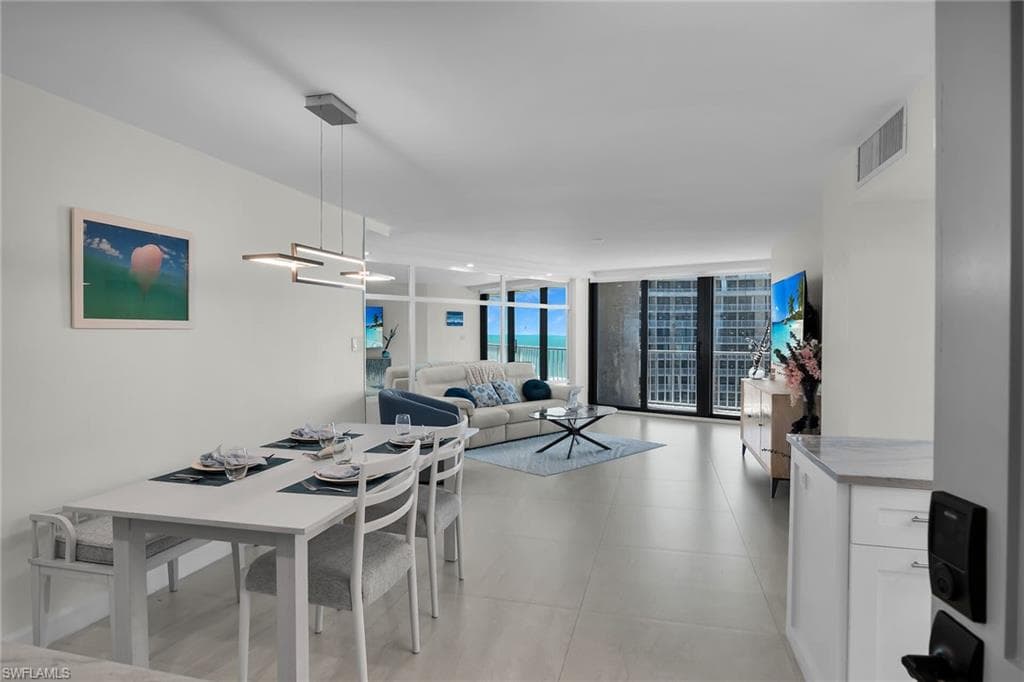 320 Seaview CT 1607-2