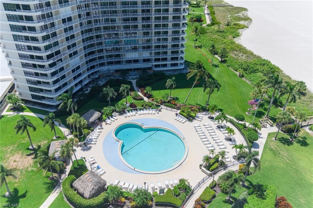 320 Seaview CT 1607-13