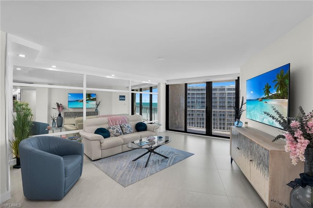 320 Seaview CT 1607-9