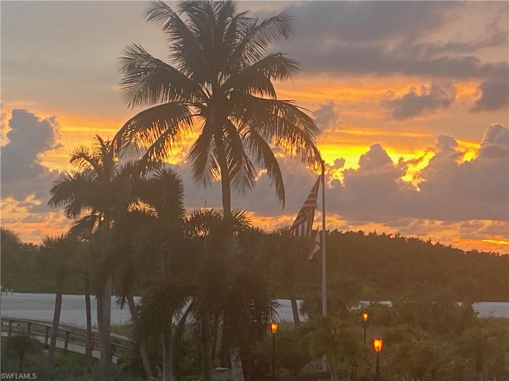 260 Seaview CT 1-208-33