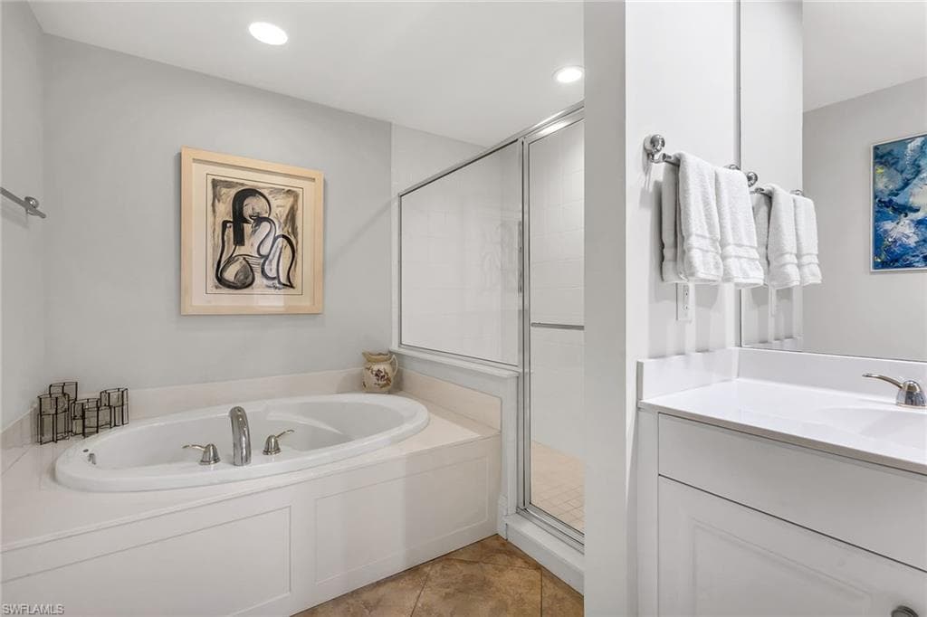 285 Grande WAY 503-16