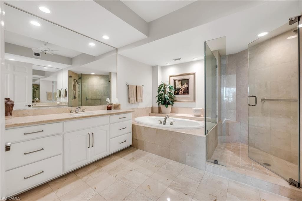 285 Grande WAY 503-9