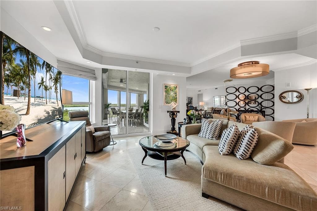 285 Grande WAY 503-10