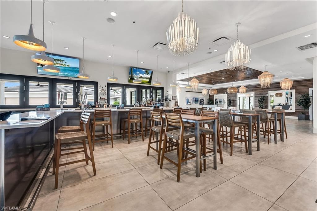 285 Grande WAY 503-37