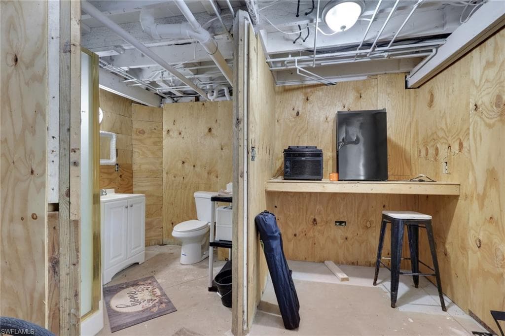 226 Connecticut ST-32