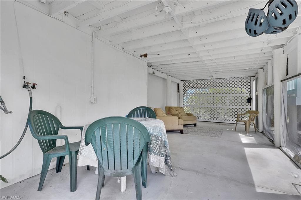 226 Connecticut ST-29