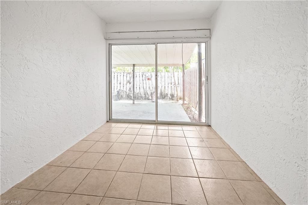 5078 Amber LN-1
