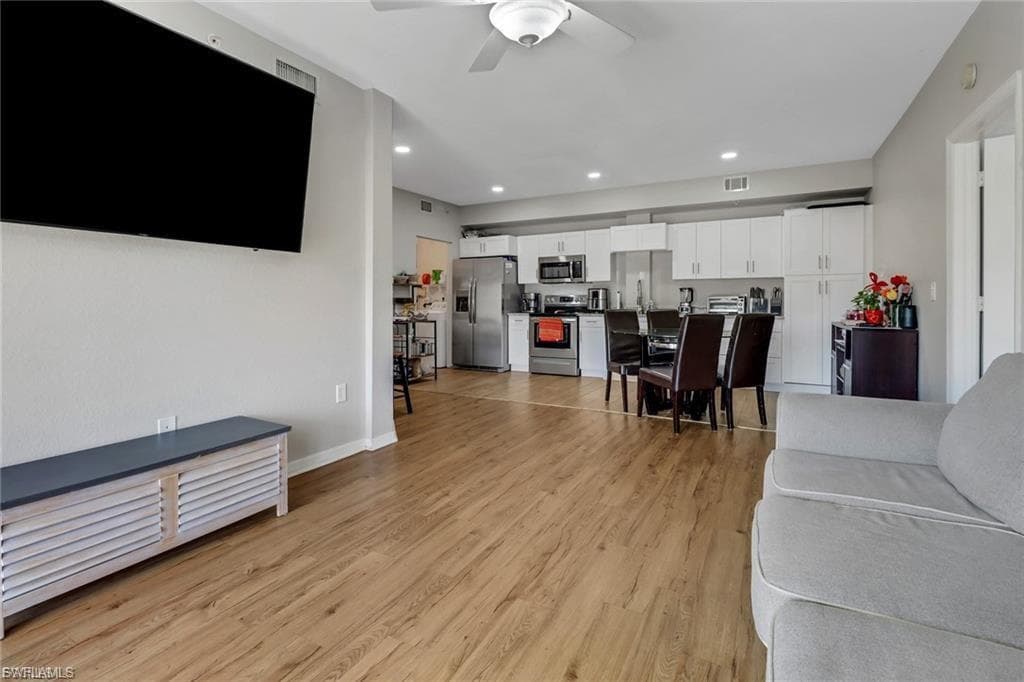 6361 Aragon WAY 106-12