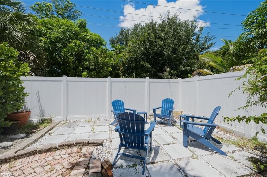 1274 Pine CT-44