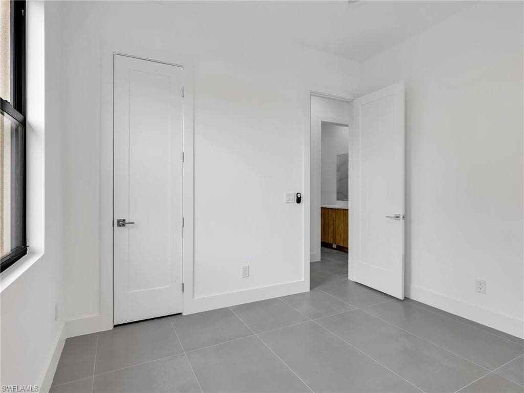 11225 Carnegie AVE-23