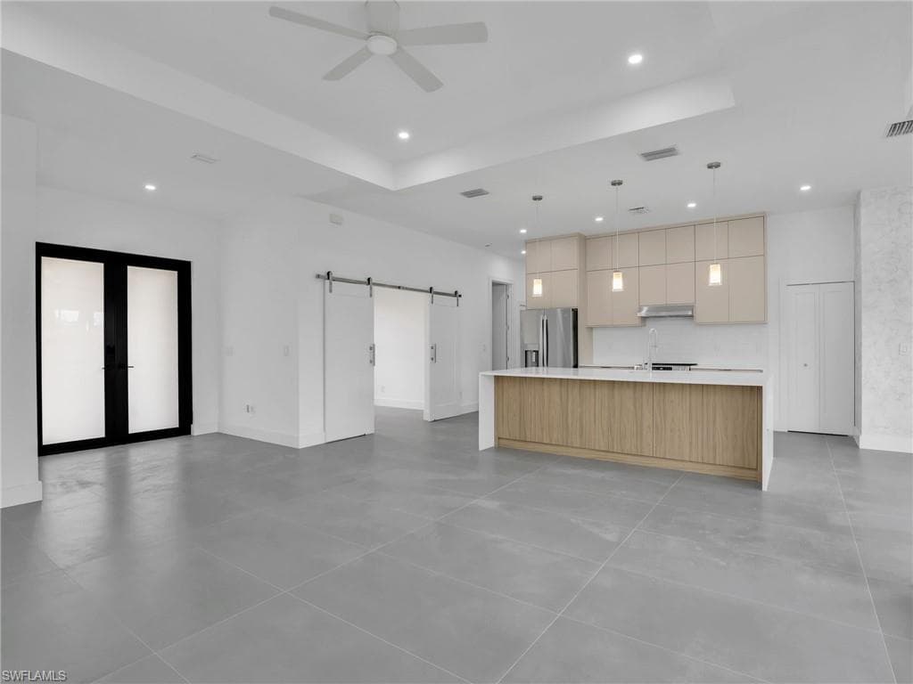 11225 Carnegie AVE-5