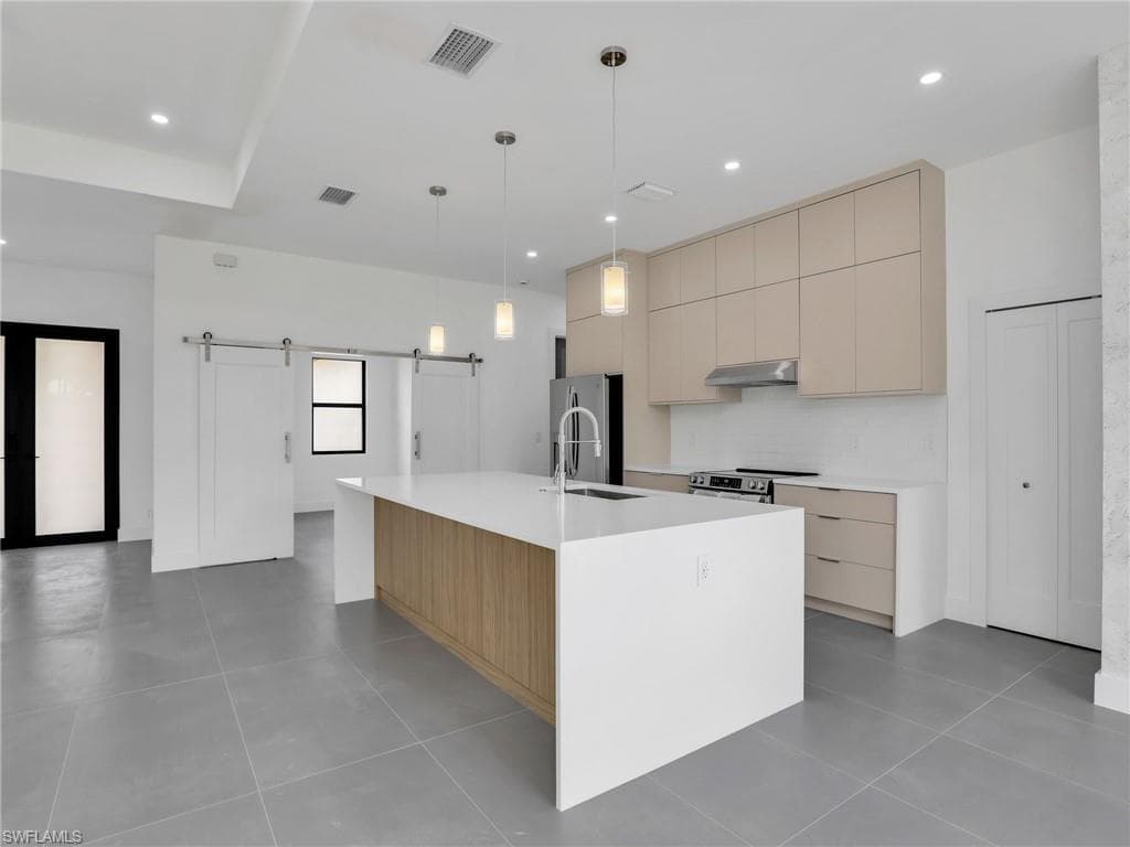 11225 Carnegie AVE-11