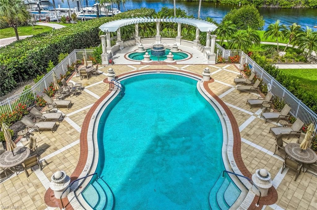 14270 Royal Harbour CT 1019-40