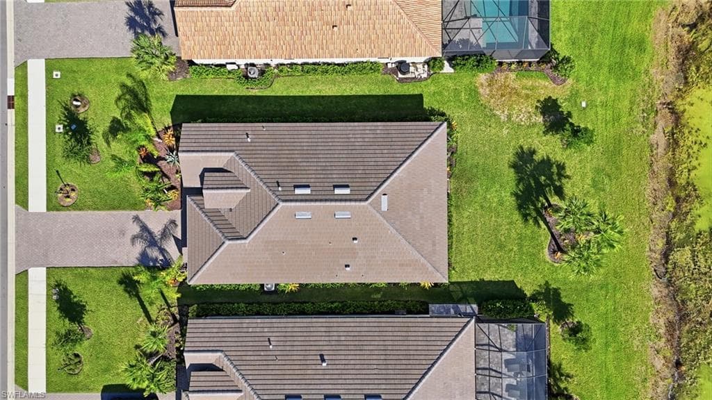 18566 Ives DR-27