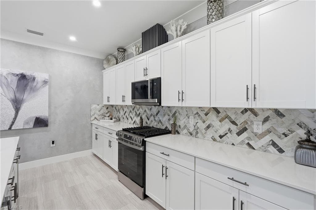 18566 Ives DR-14