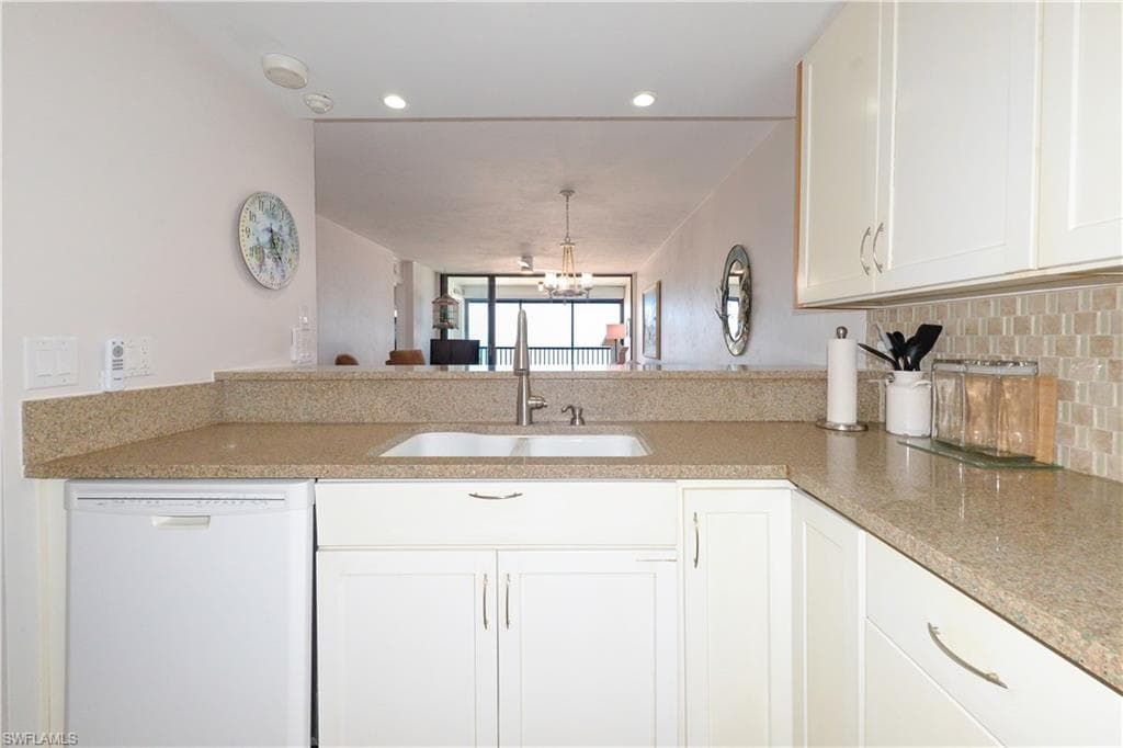 6400 Estero BLVD 603-11
