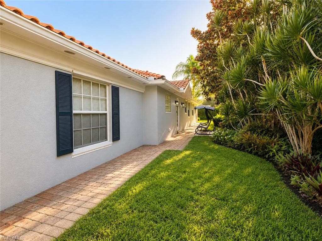 4907 Lasqueti WAY-2