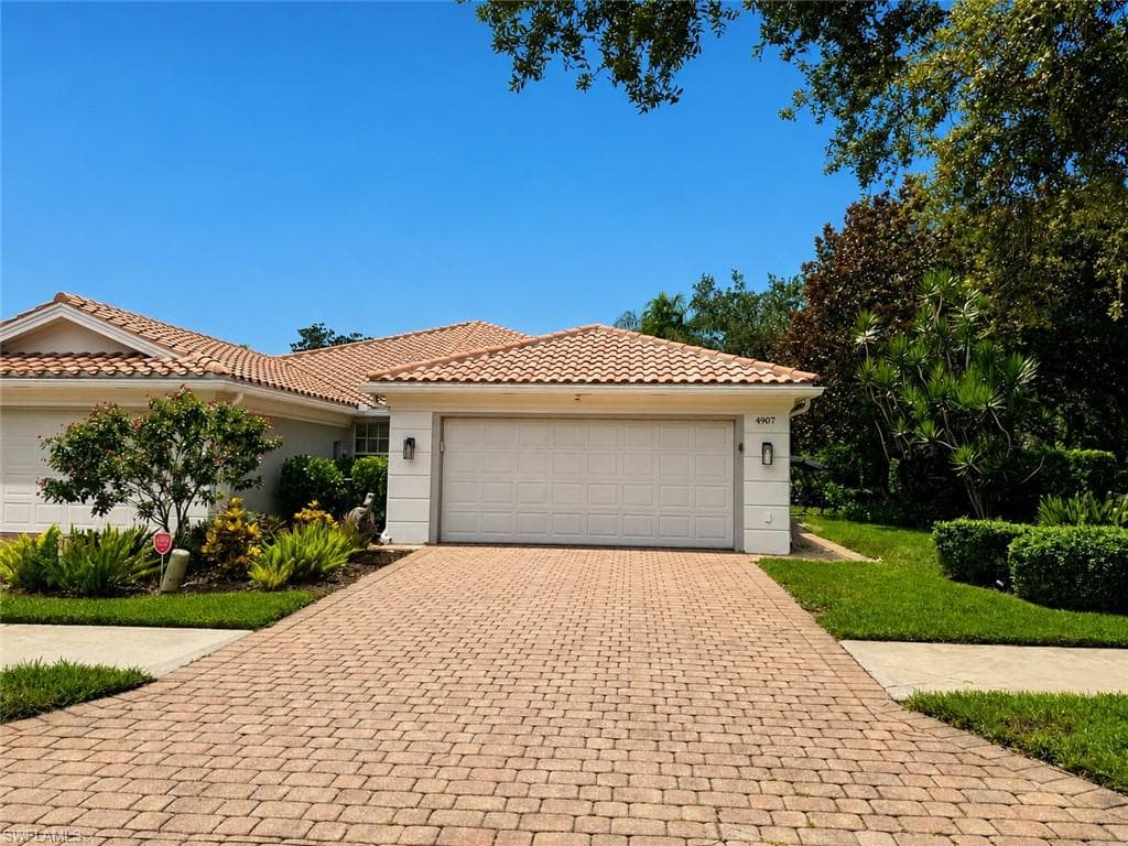 4907 Lasqueti WAY-1