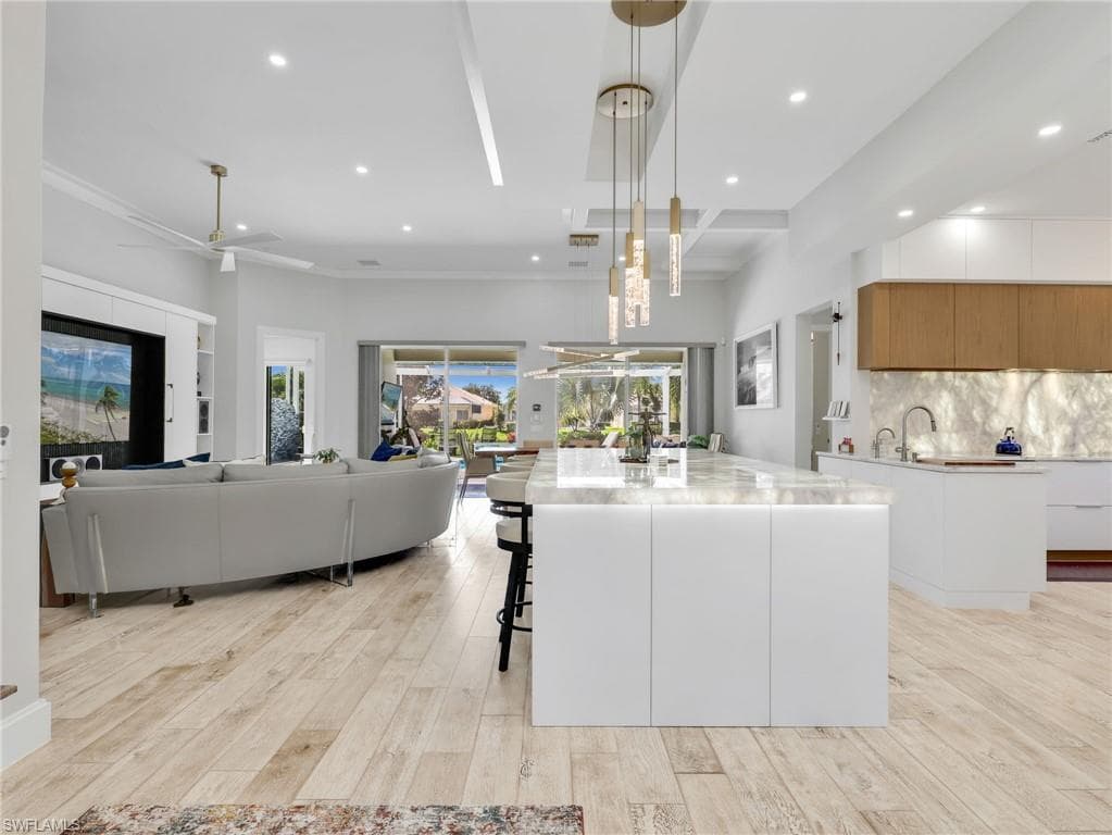 7658 Sicilia CT-11