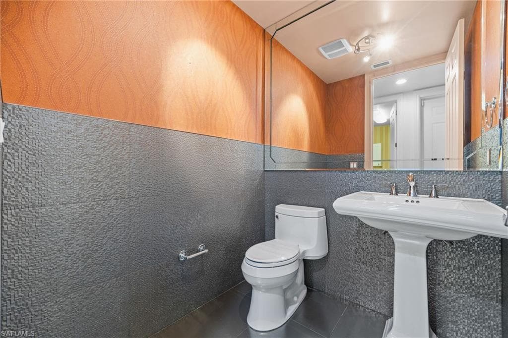14270 Royal Harbour CT 323-30