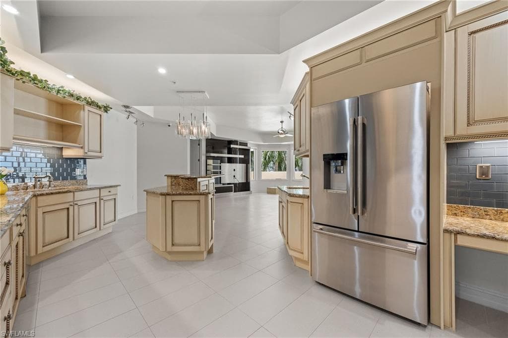 14270 Royal Harbour CT 323-15
