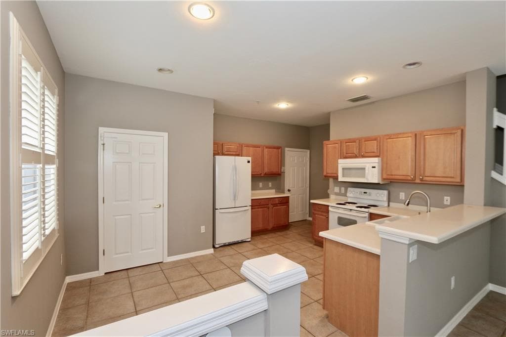1055 Albany CT 217-2