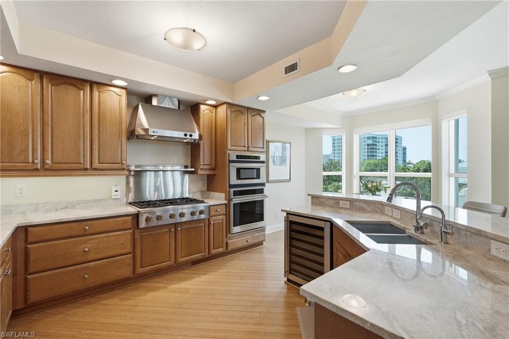 285 Grande WAY 401-12