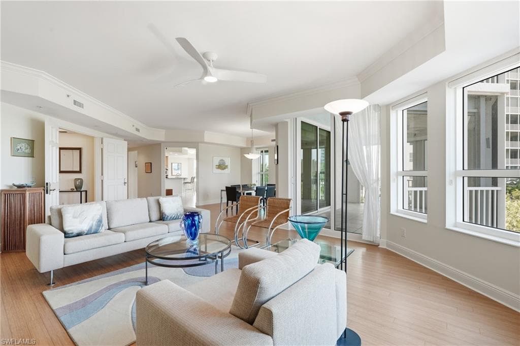 285 Grande WAY 401-7