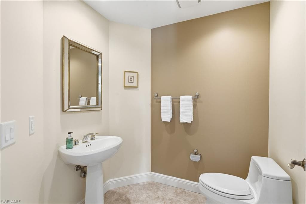 285 Grande WAY 401-28