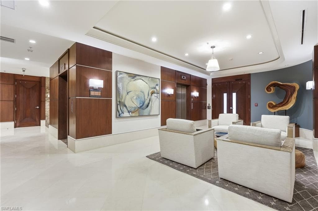 285 Grande WAY 401-40