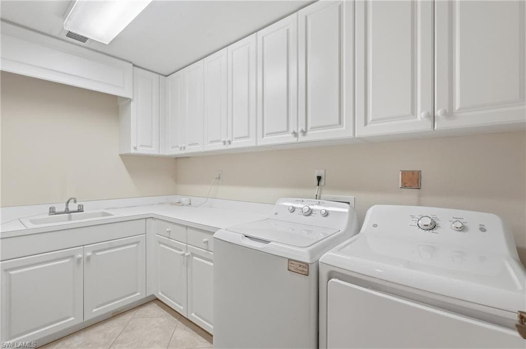 285 Grande WAY 401-29