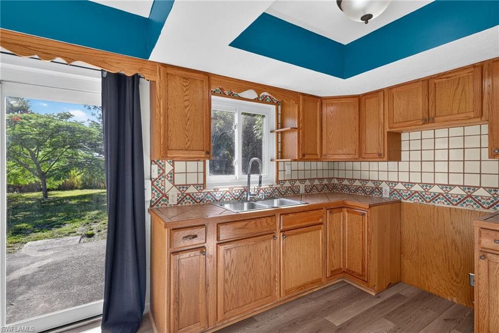 425 Muskegon AVE-4