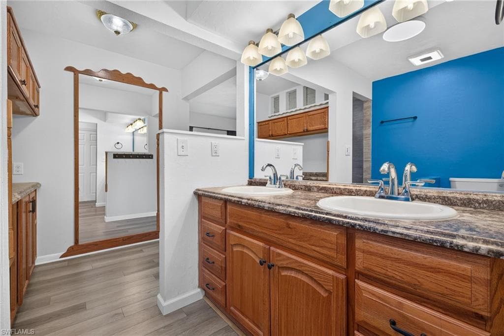 425 Muskegon AVE-6